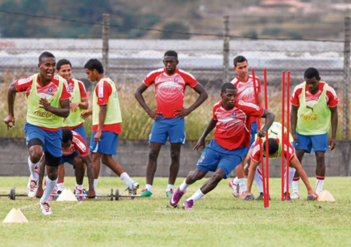 Necaxa vs. Olimpia: ¿Quién pegará primero?