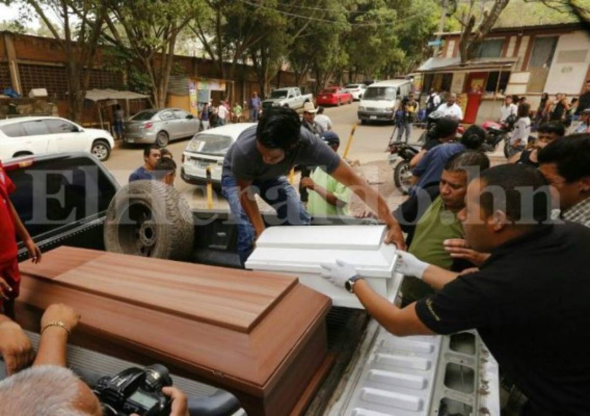 Retiran cuerpos de abuela y su nieto de cuatro meses en Medicina Forense de Tegucigalpa