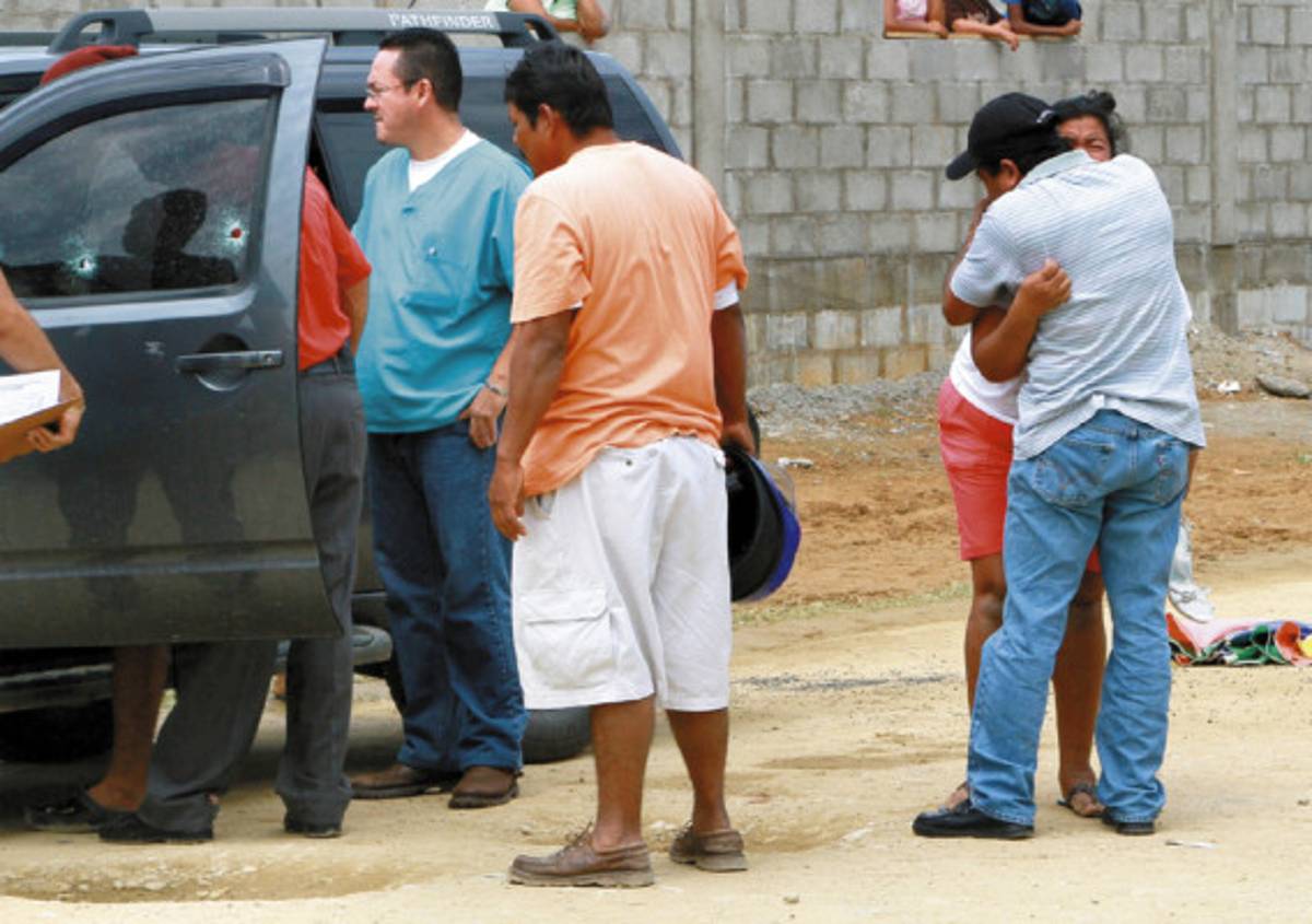 Acribillan a hija de exfutbolista hondureño Dolmo Flores