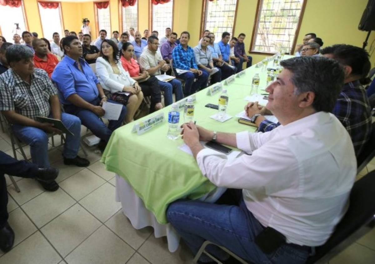 Alcaldes de Honduras respaldan reelección presidencial