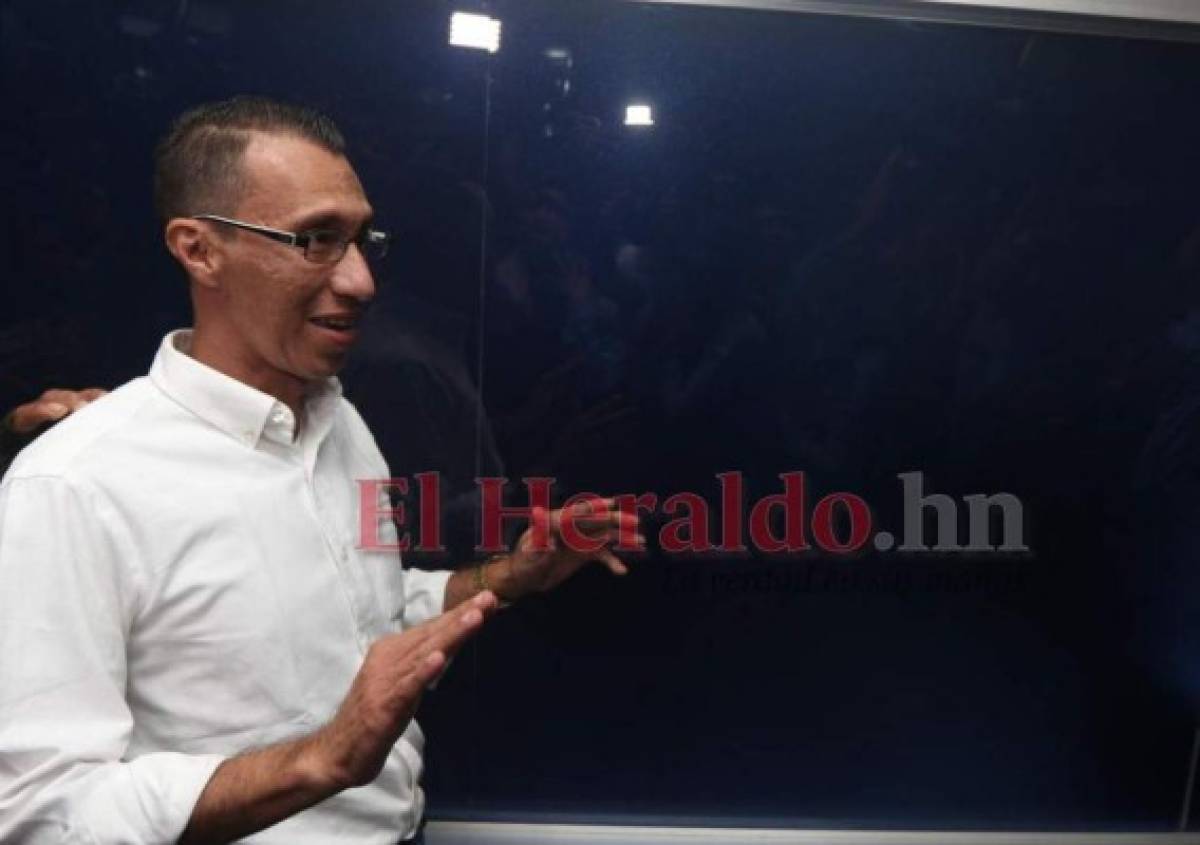 Sonrientes llegaron los tres procesados a la sede judicial, pero su semblante cambió una vez que se leyó el fallo. Mauricio Mora es el único que recobrará hoy su libertad. Fotos Alejandro Amador| Alex Pérez