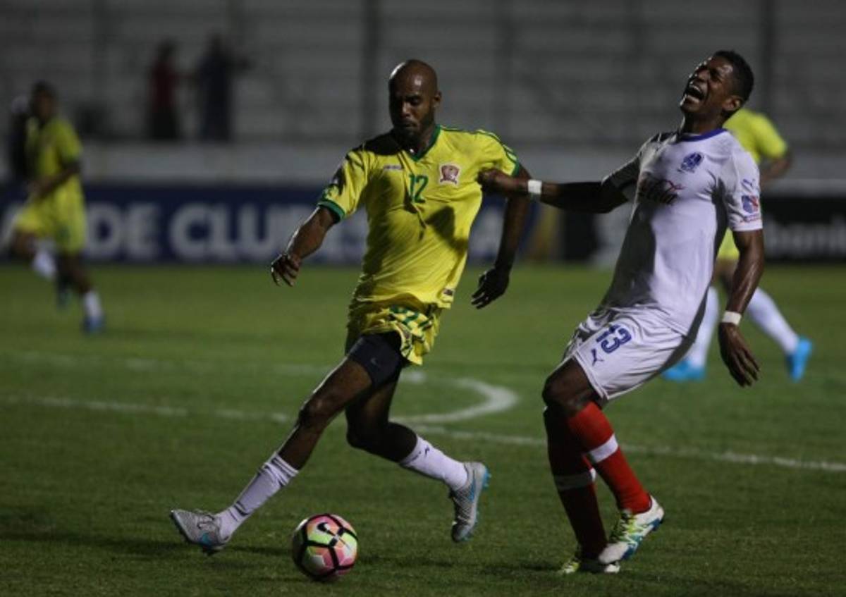 Olimpia golea 5-1 al Police United y ahora va a la prueba de fuego con Pachuca