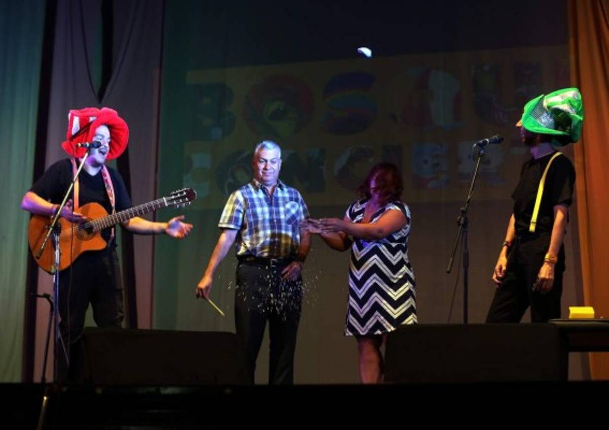 Un trío colombiano abre el telón