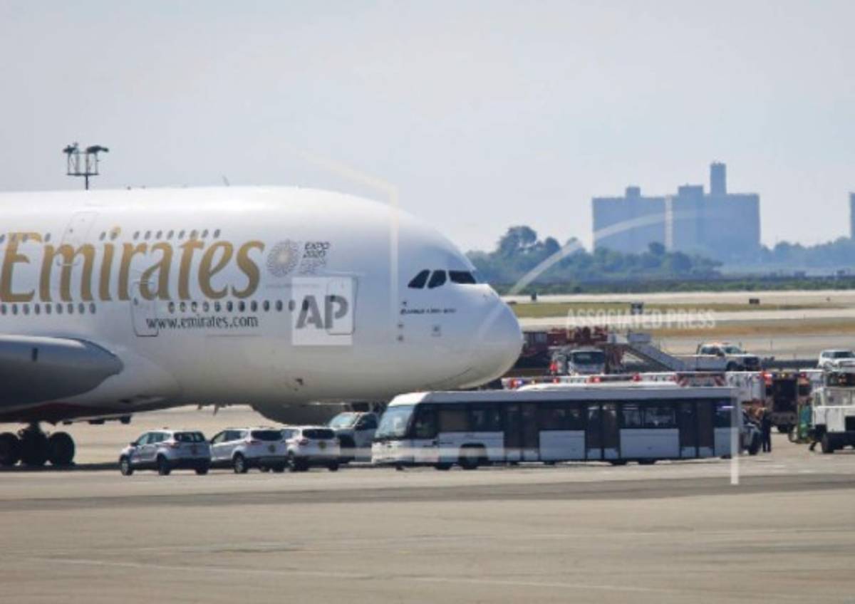 Avión llega a Nueva York con varios pasajeros enfermos de influenza