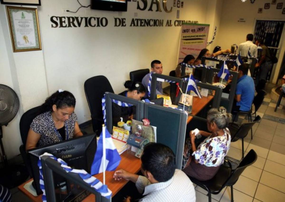Este martes inician a pagar aumento salarial a empleados públicos de Honduras
