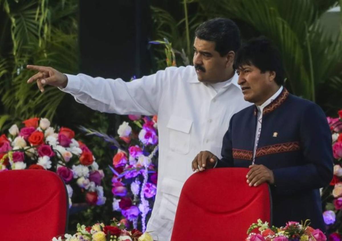 A la ceremonia asistieron cientos representantes de todos los poderes de Estado, del Ejército, la Policía e invitados extranjeros, entre ellos los presidentes de Venezuela, Nicolás Maduro; y de Bolivia, Evo Morales, foto: AFP.