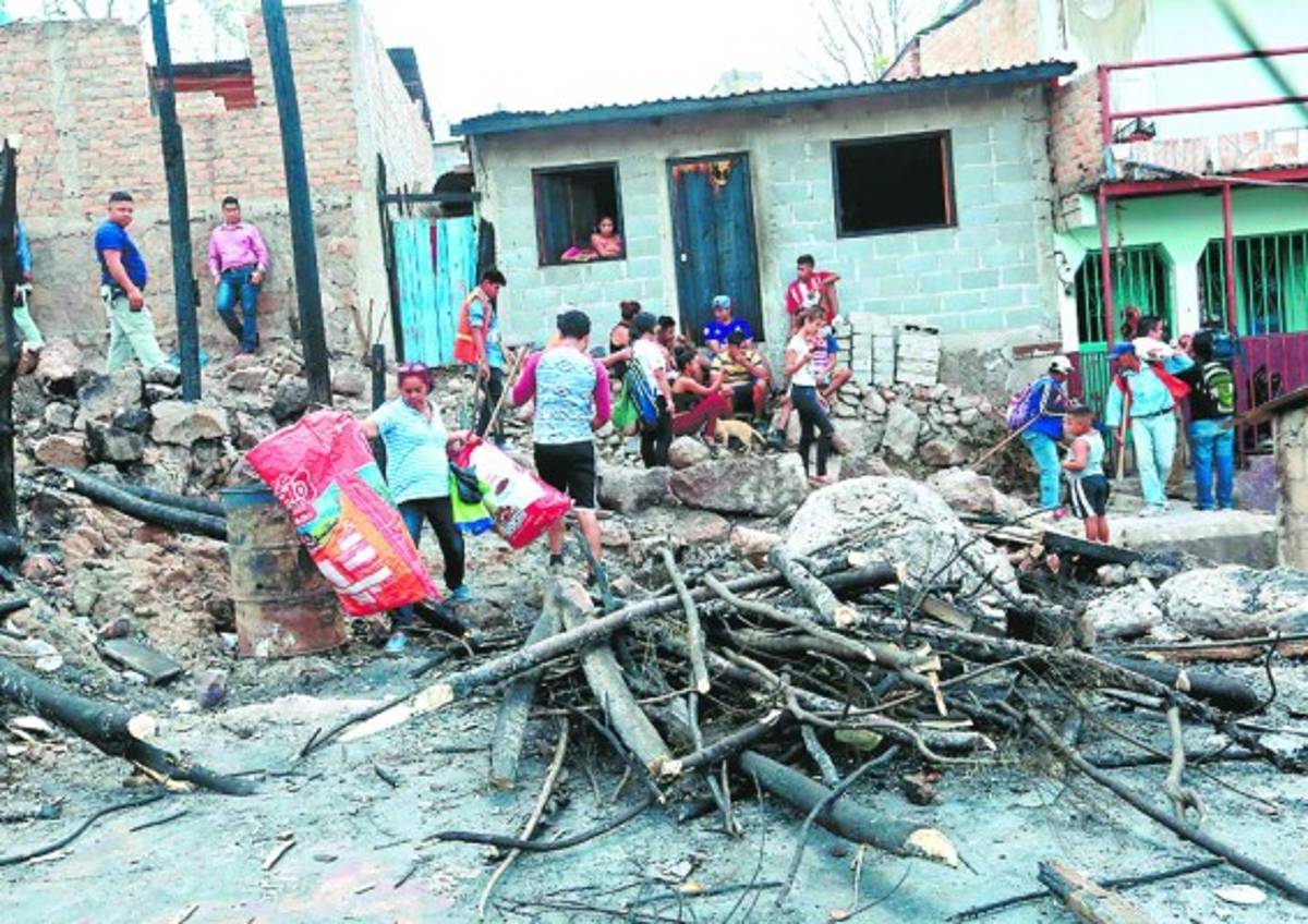 Enésimo incendio en la capital... cuatro familias quedan en la calle