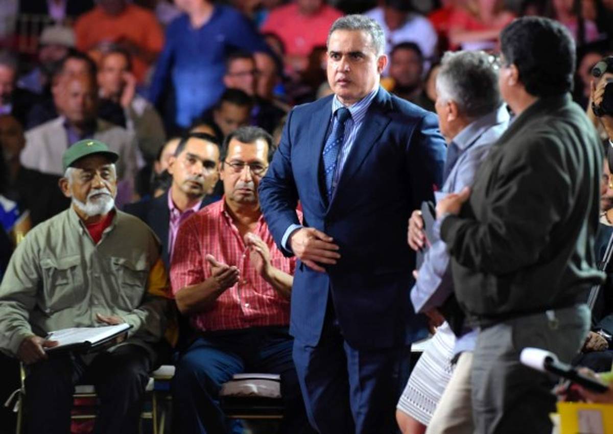 Fue también gobernador de su natal Anzoátegui (2004-2012), antes de convertirse en defensor del Pueblo en 2014. Foto: AFP.