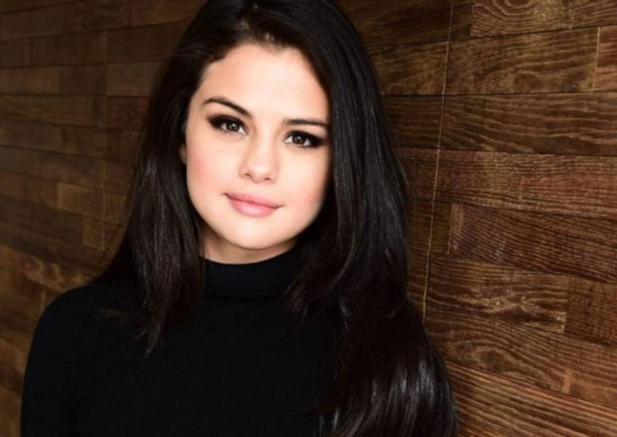 Selena Gomez revela qué la hace permanecer soltera