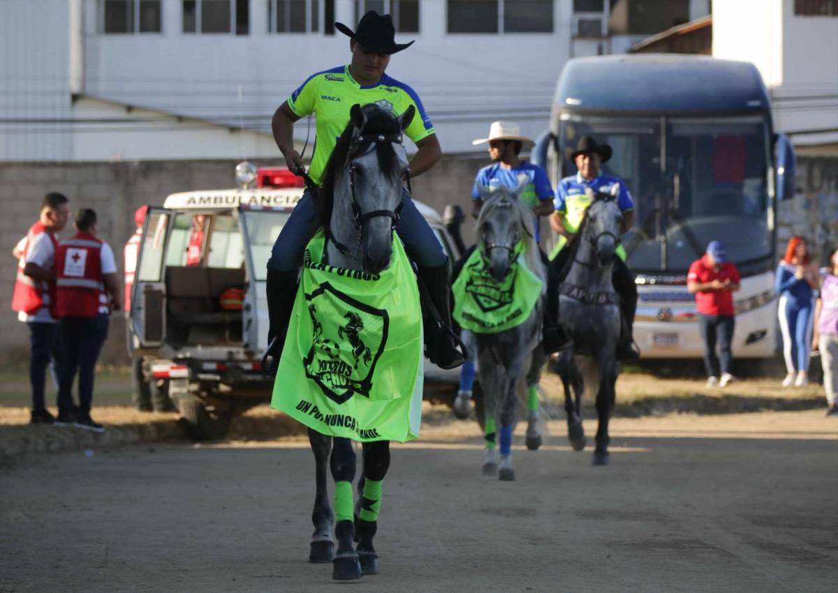 Danlí vivió una fiesta con llegada del Olimpia; la belleza no faltó y los 'Potros' hicieron show