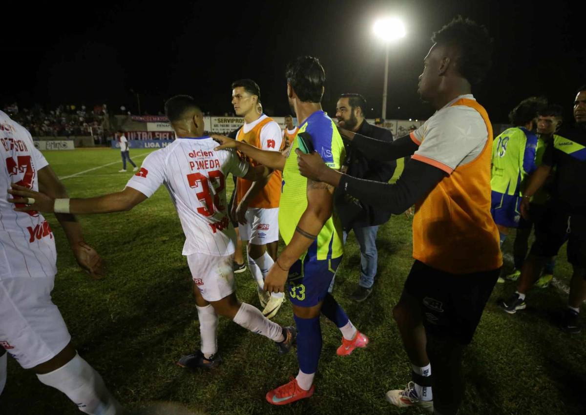 ¿Cómo inició todo? Jugadores de Olancho y Olimpia terminan entre puños y agarrones