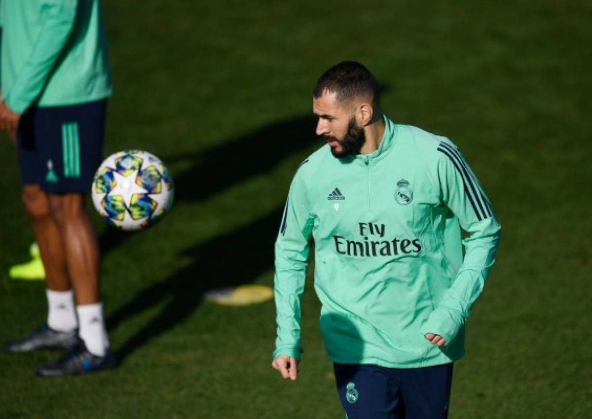 Benzema se mantiene líder de los goleadores en España