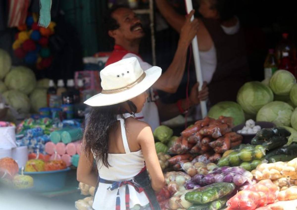 Ashley, la niña de la sonrisa eterna de mercado Las Américas
