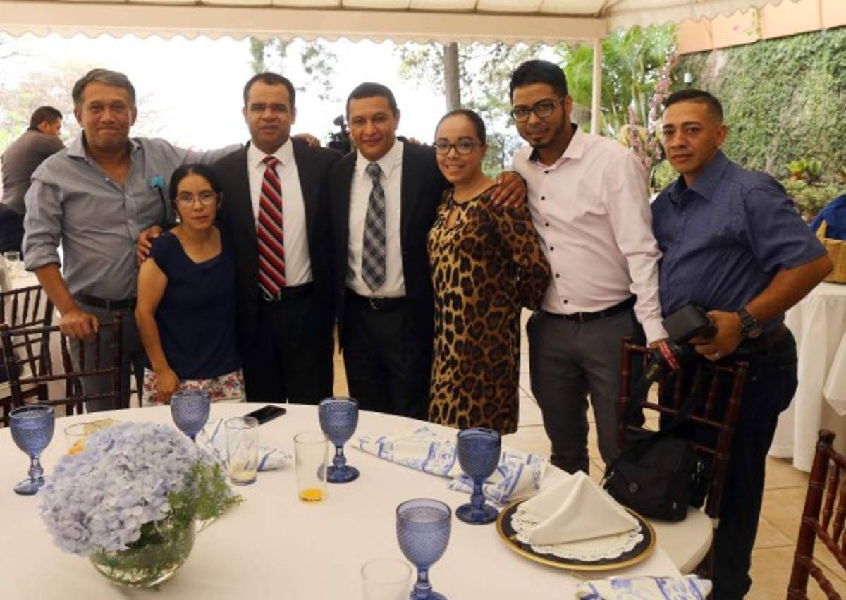 Desayuno para periodistas en casa del embajador estadounidense James Nealon