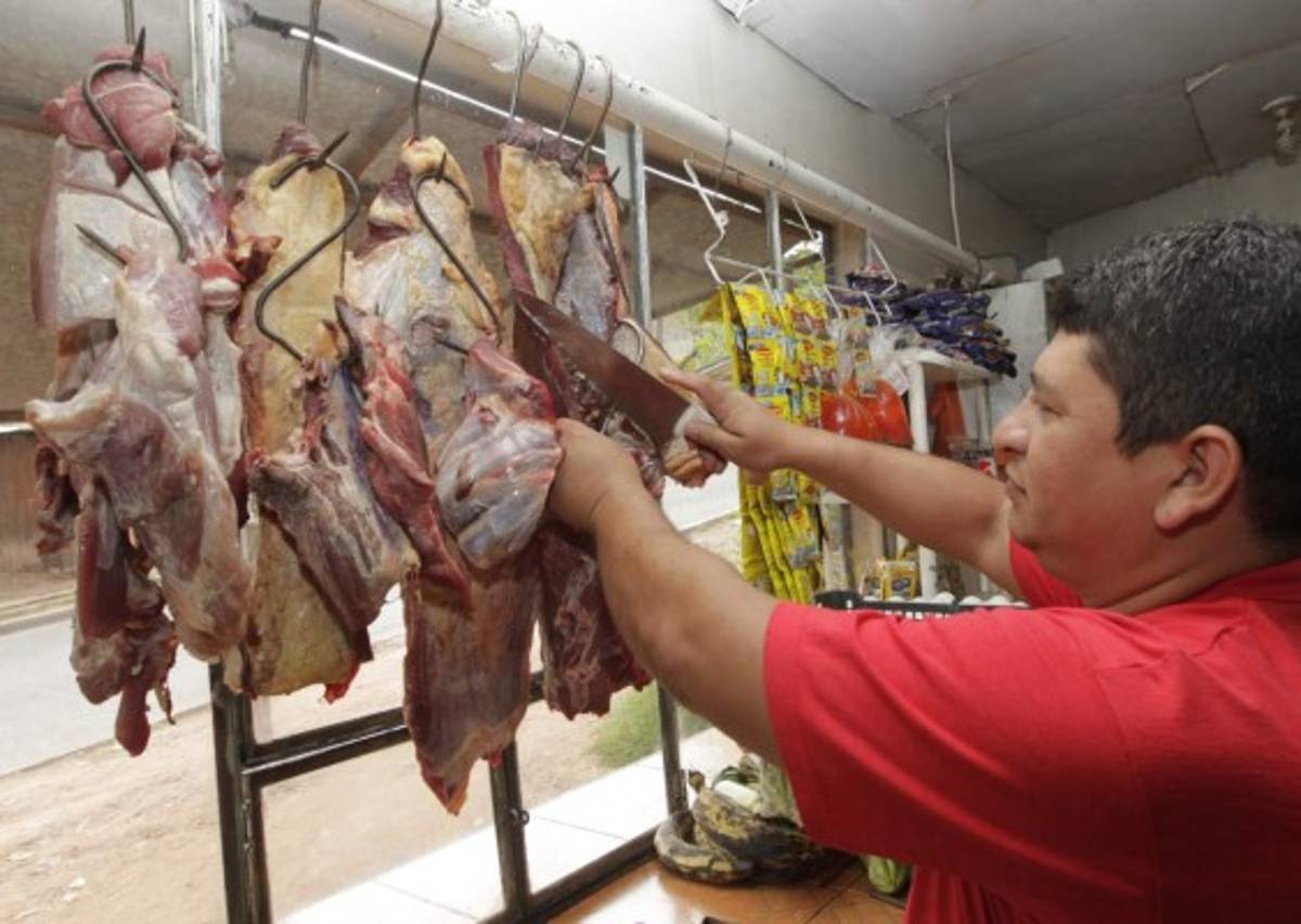 Carnicerías comienzan a cerrar por la escasez de ganado en Honduras