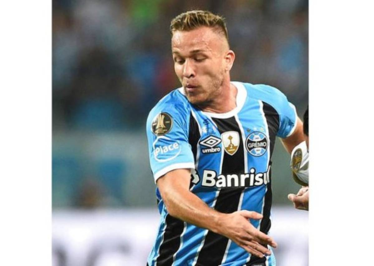 Barcelona llega acuerdo por brasileño Arthur del Gremio