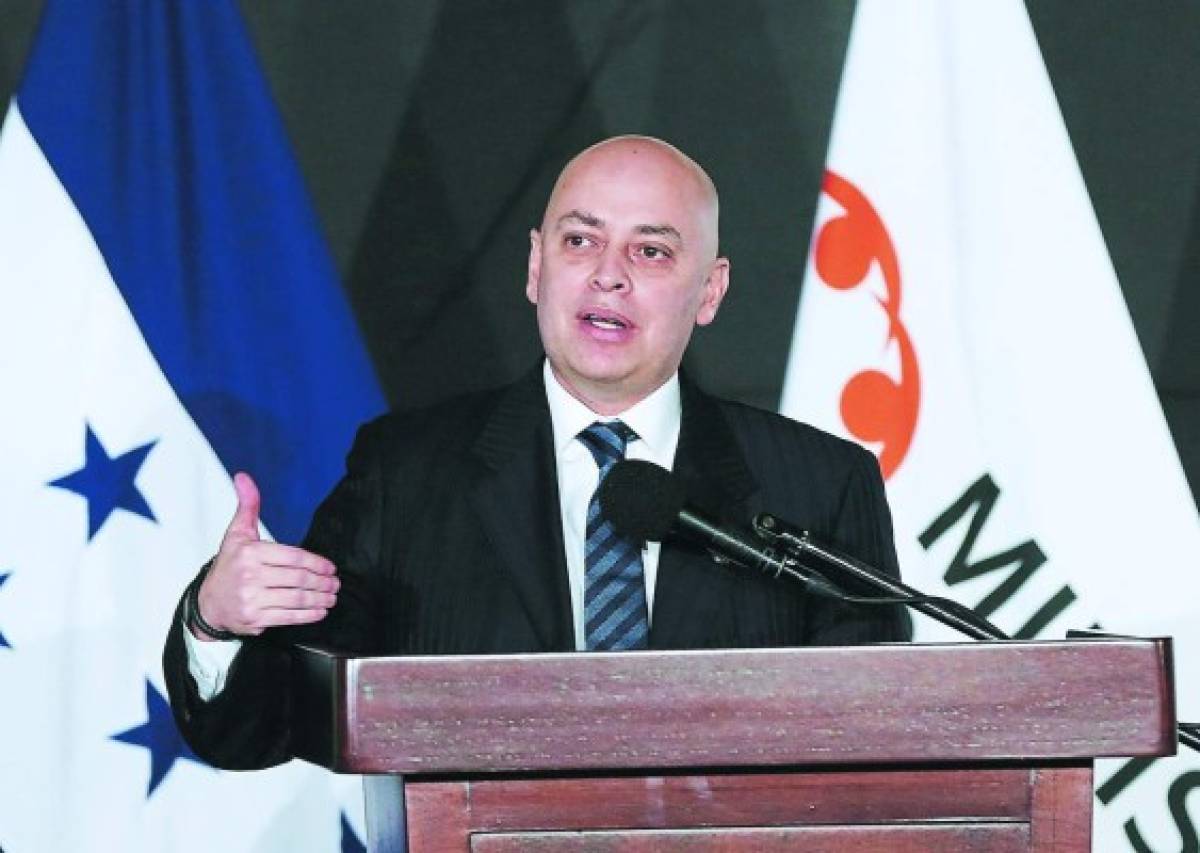 Juramentarán a Óscar Chinchilla como fiscal general de Honduras a inicios de septiembre