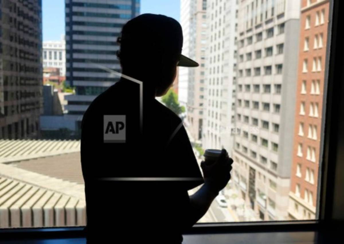 Joven hondureño denuncia abusos en centro de detención en Estados Unidos