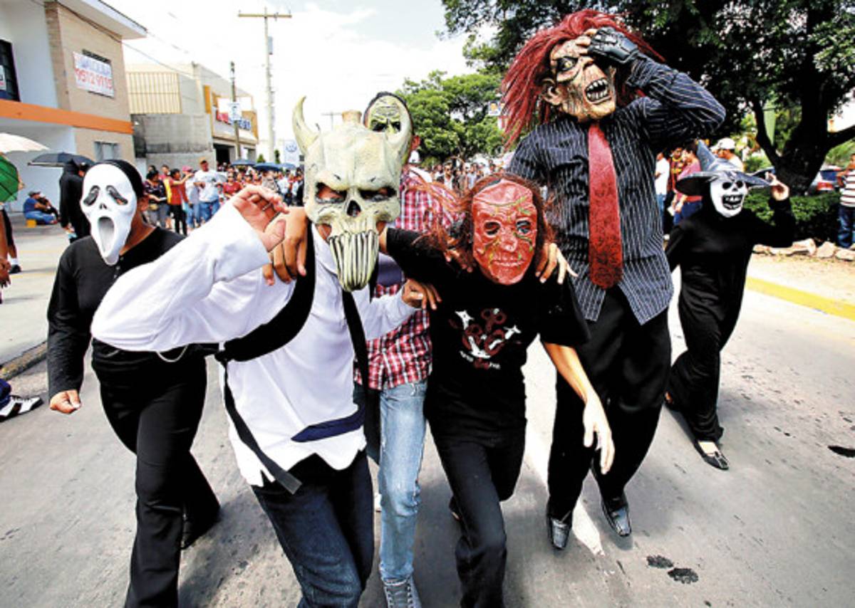 Colorido festejo en Tegucigalpa