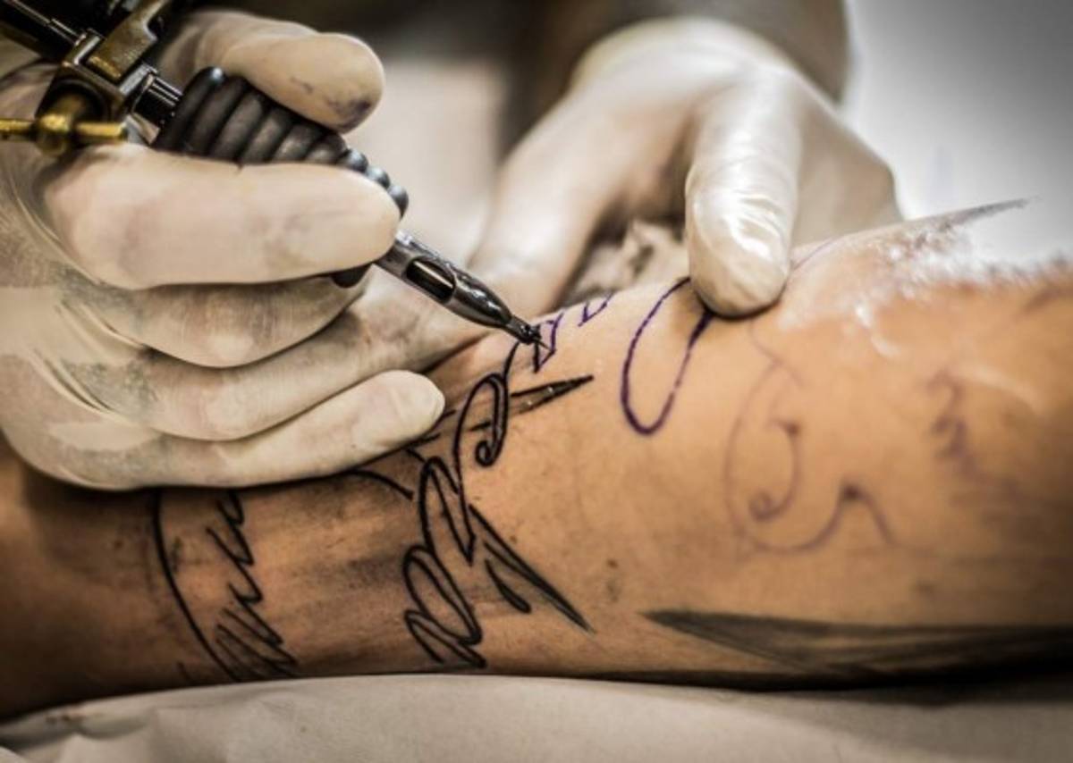 Ocho razones por las que no debes tatuarte el nombre de tu pareja  