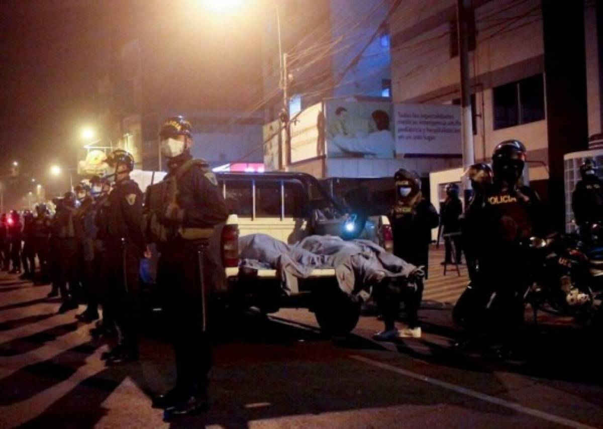 Quién cerró la puerta, la pregunta tras 13 muertos en Perú  