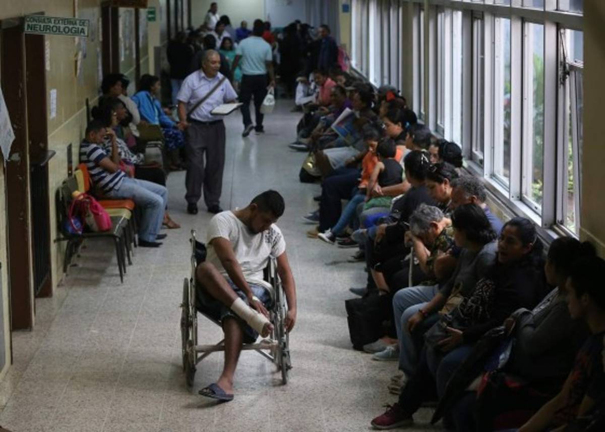 Enfermos sufren calvario por paro de médicos en Honduras
