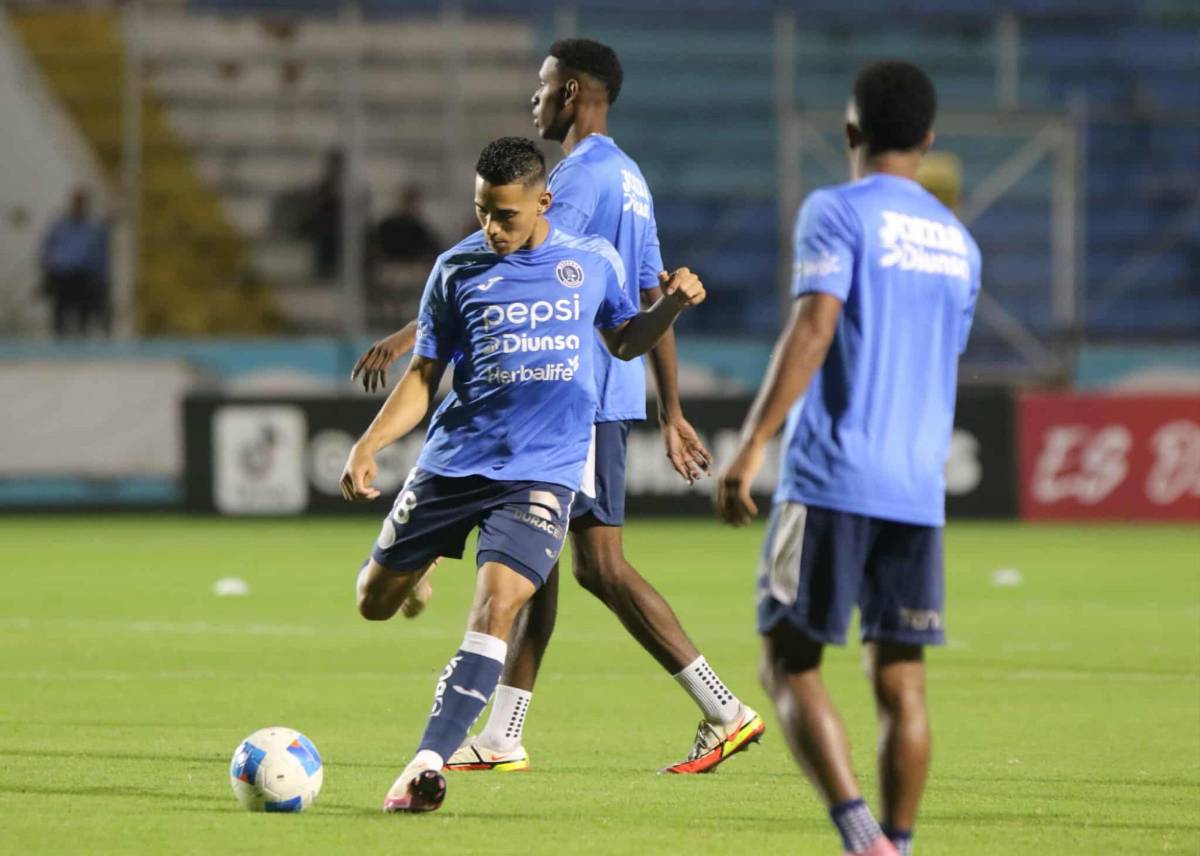 Familia de histórico, bellas chicas, el enmascarado: Ambiente previo al Motagua vs Cartaginés