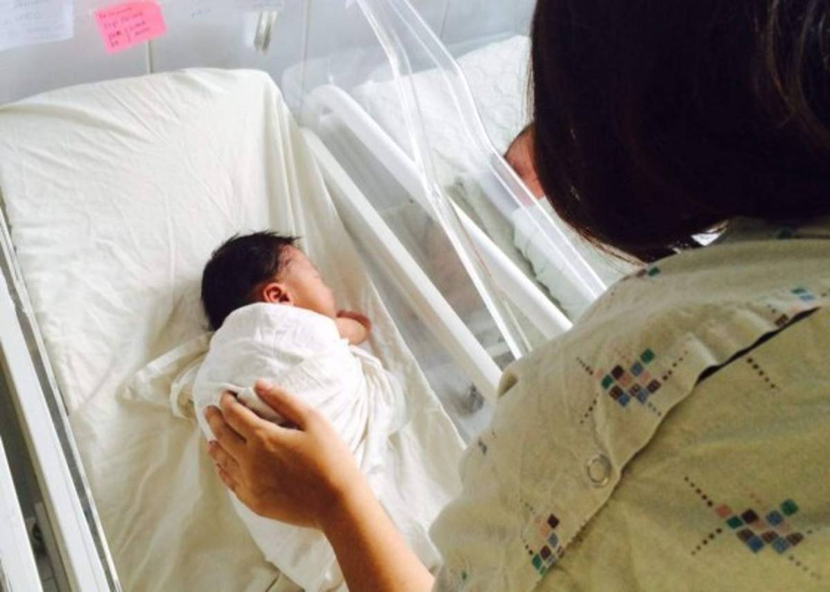 Universitaria que rescató bebé: 'No podiamos dejarlo como un perrito abandonado'