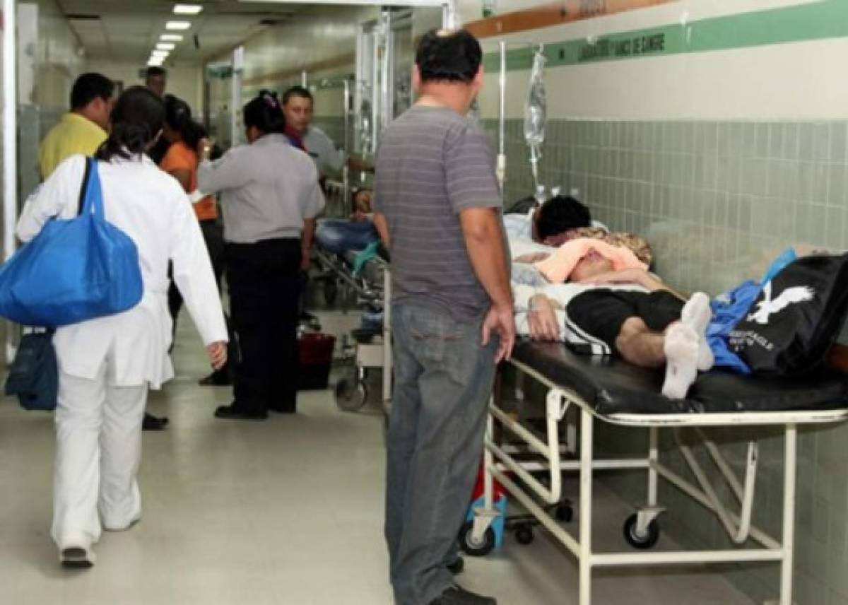 Evidente descuido de enfermeras en el hospital Mario Catarino Rivas