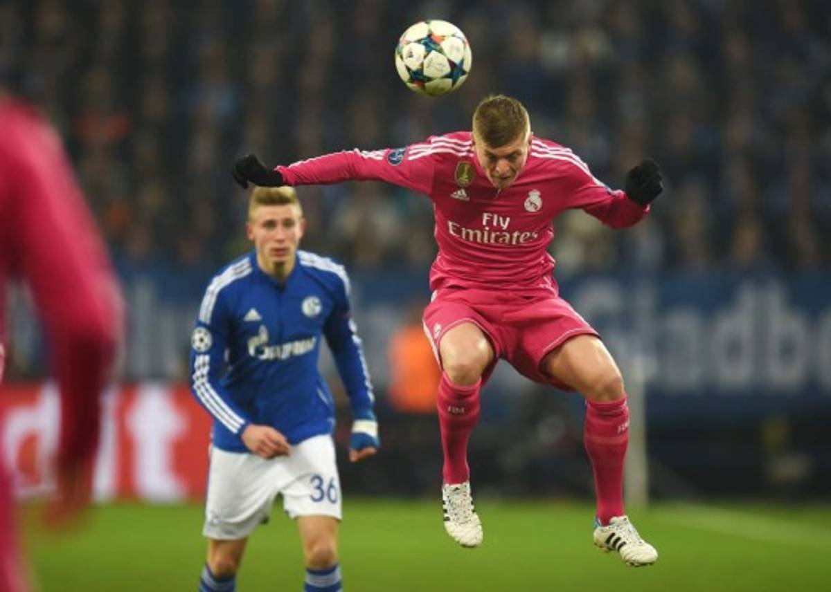 Real Madrid gana de visita al Schalke y se acerca a los cuartos