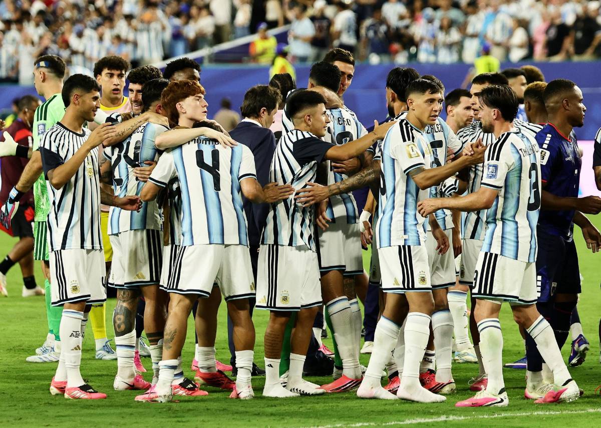 Doble récord de Messi, héroe de Argentina, Vozinha cumple su sueño y tristeza en Cabo Verde