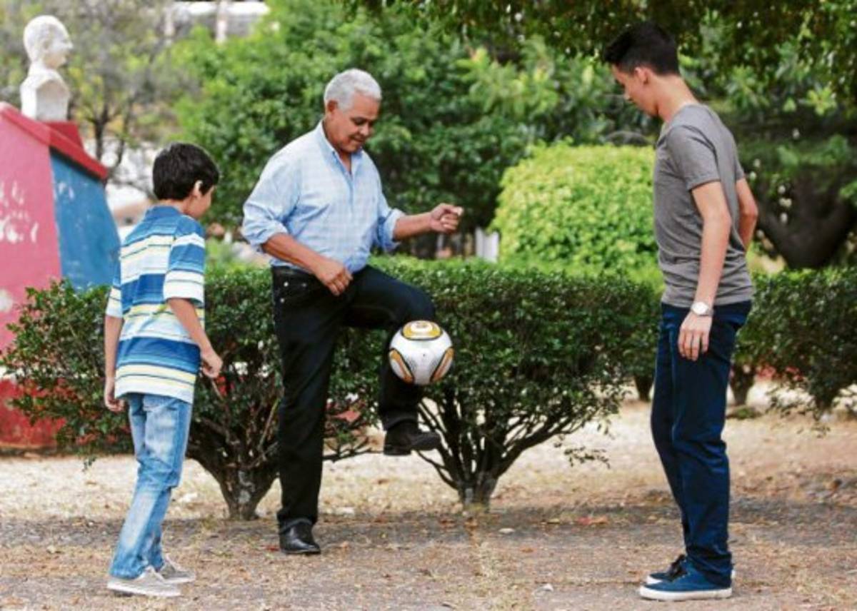 Maury Flores, un papá a todo color