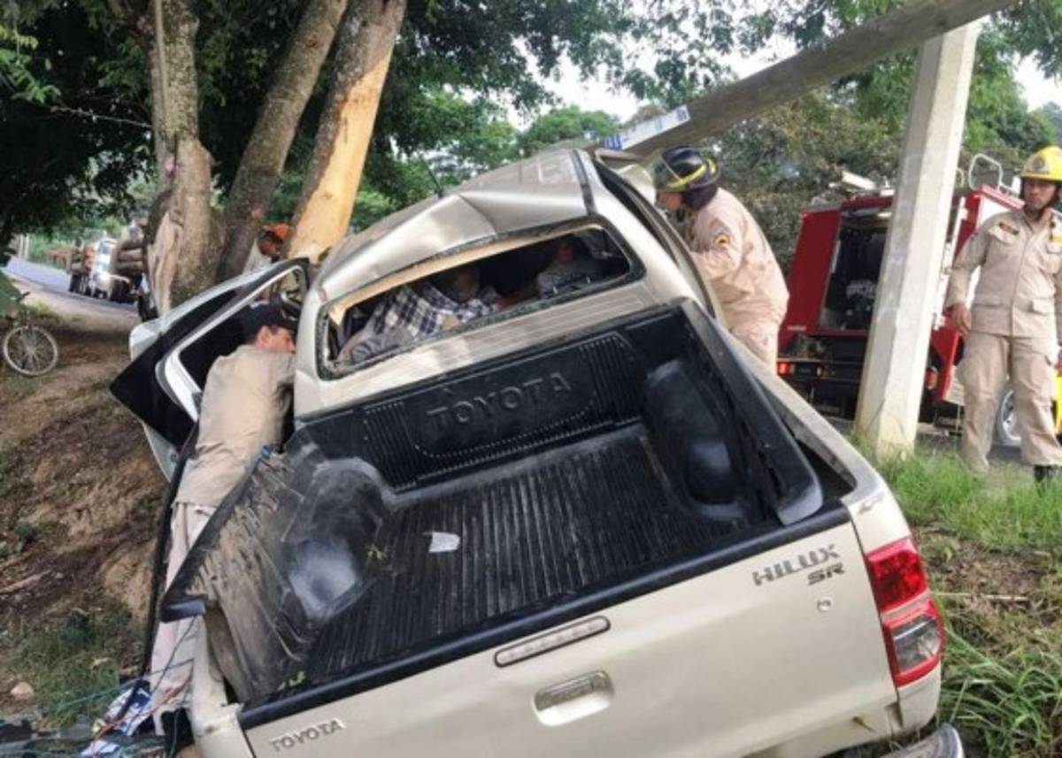 Un herido tras brutal choque contra poste del tendido eléctrico en Campamento, Olancho 