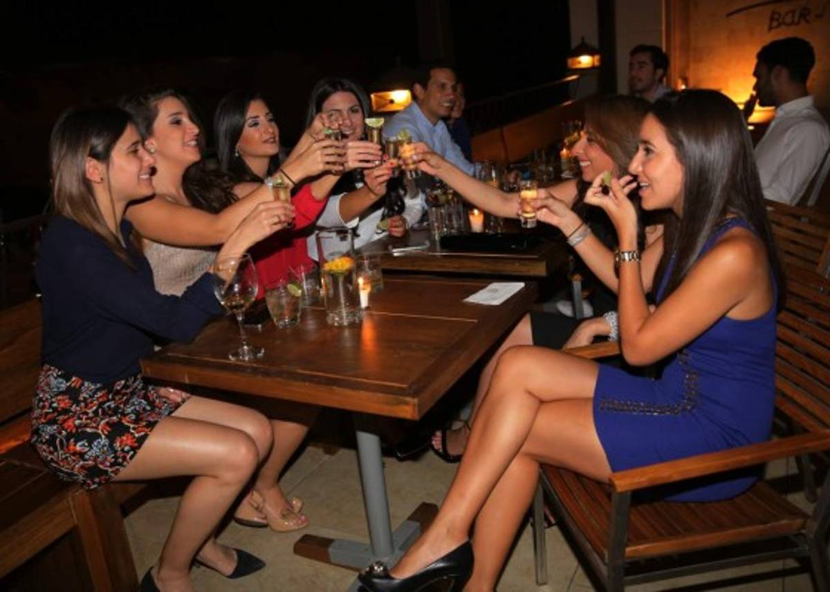 Noche de tequila y aperitivos para Alexandra Villeda