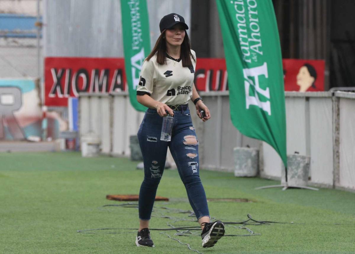 Olimpia y sus bellas aficionadas para clásico ante Marathón en el Nacional