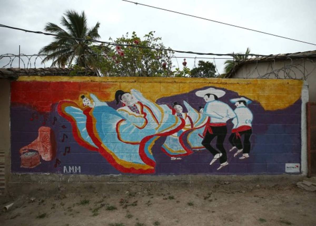 Morocelí se viste de colores para promover la paz