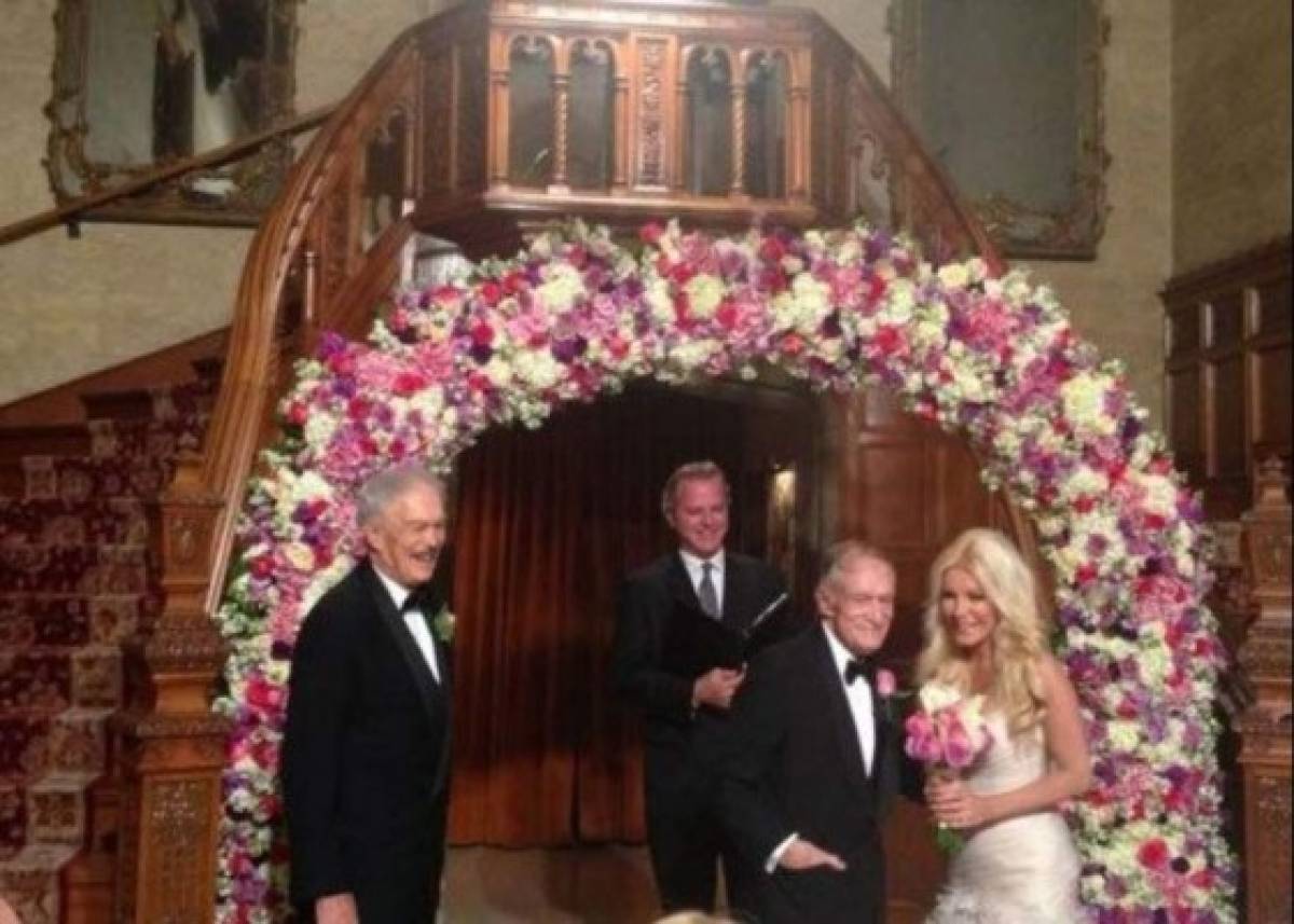 Hugh Hefner y Crystal se casaron en una ceremonia privada en la Mansión Playboy. Foto: Twitter