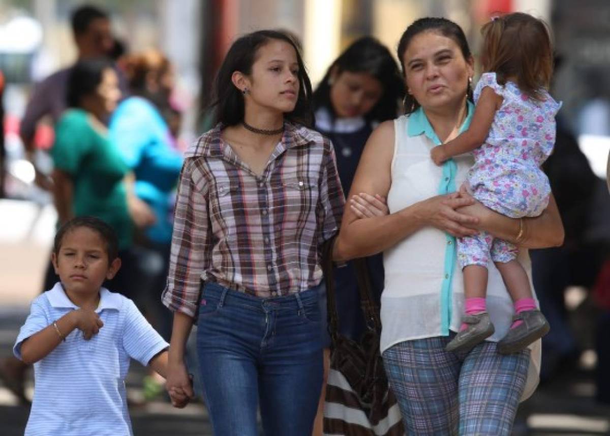 ¡Felicidades a las madres capitalinas en este día!