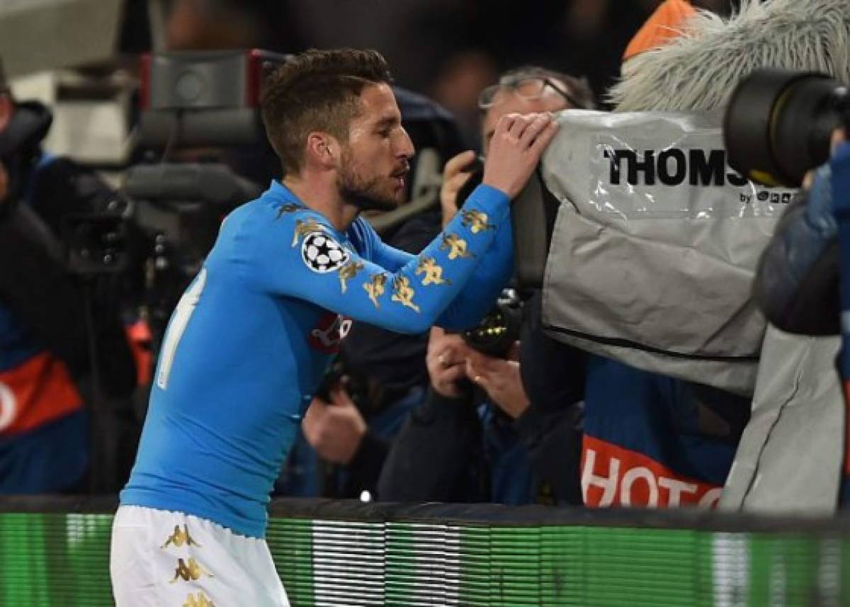 La UEFA le ha dado el segundo gol del Real Madrid a Mertens en propia puerta, pese a que Ramos toca el balón. (Foto: Agencias)