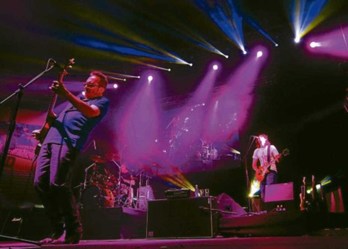 Fiesta de rock viven catrachos con Enanitos Verdes