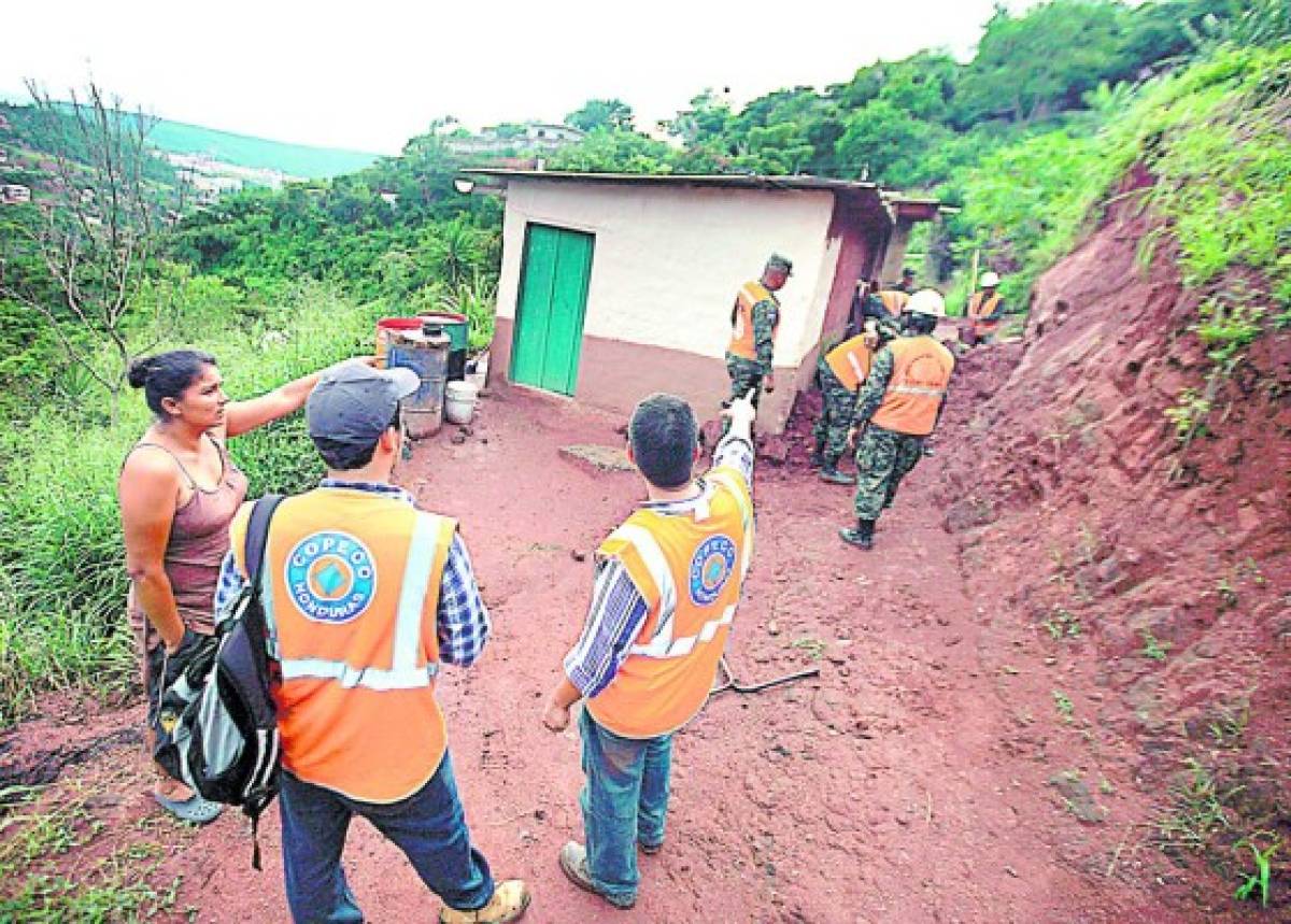32 personas en riesgo por deslizamientos en Tegucigalpa