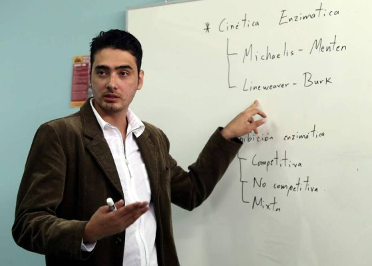 Miguel Ángel Zúñiga, del estudio de lo invisible al espectáculo del rock