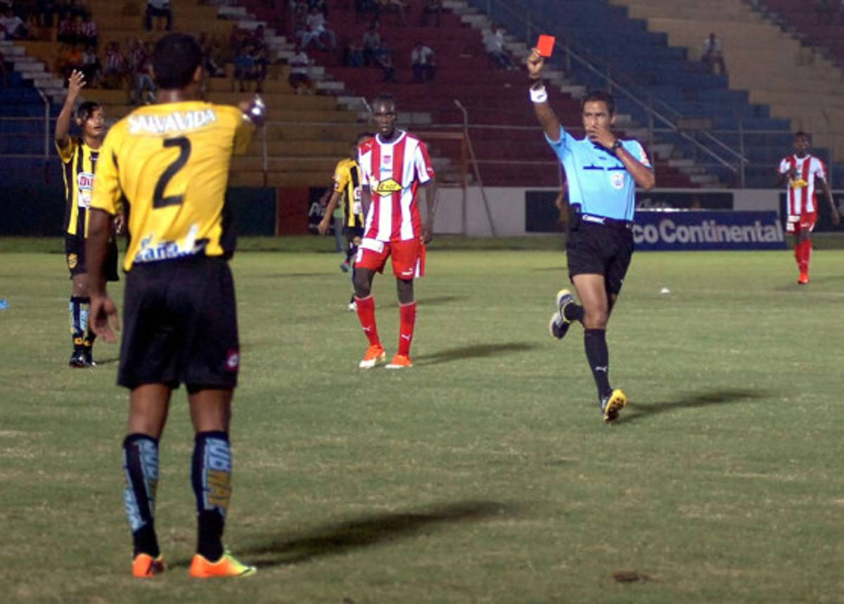 Mario Martínez salvó al Real España con un golazo