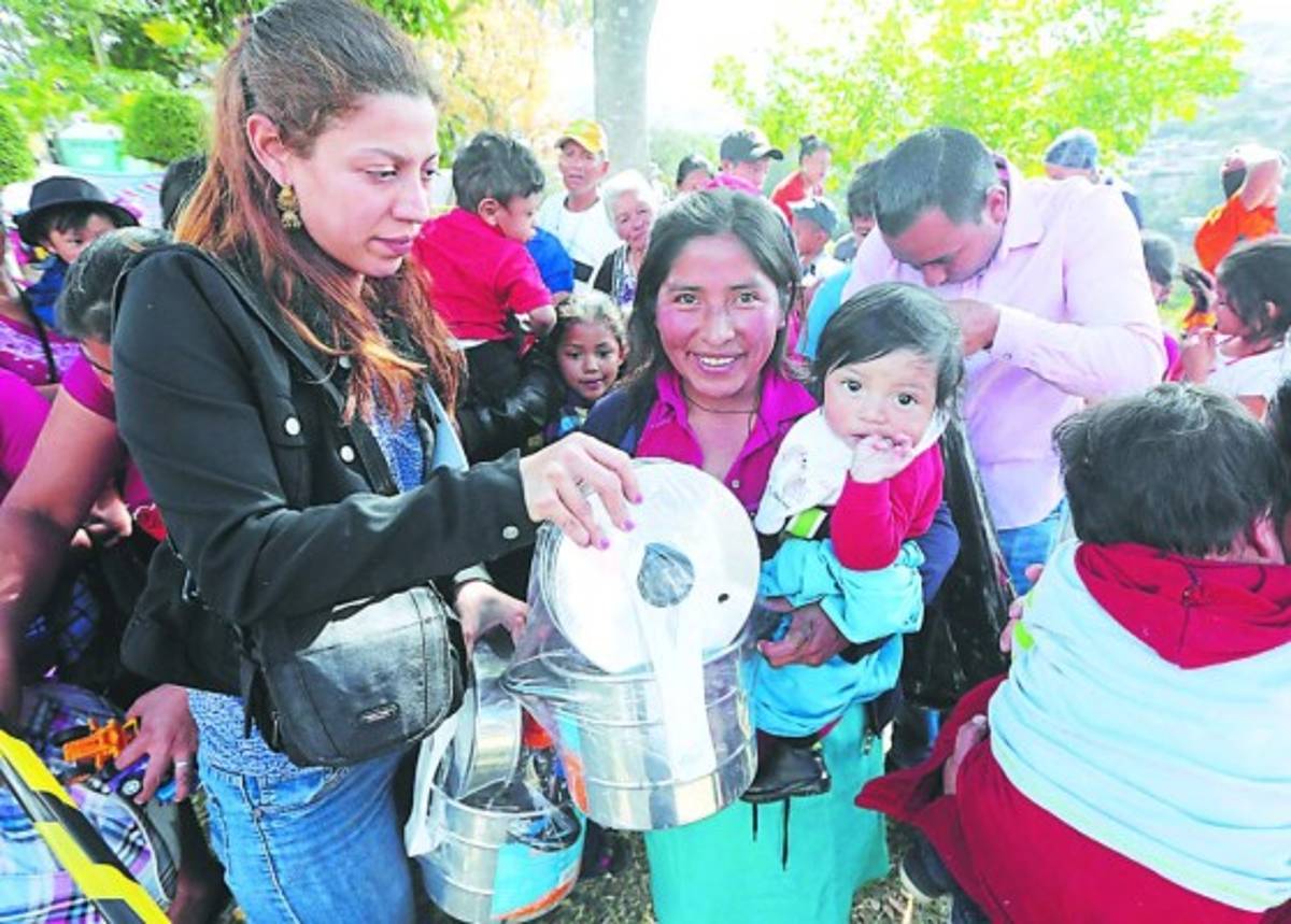 Entregamos juguetes, ropa y varios esterilizadores de pepes a peregrinos