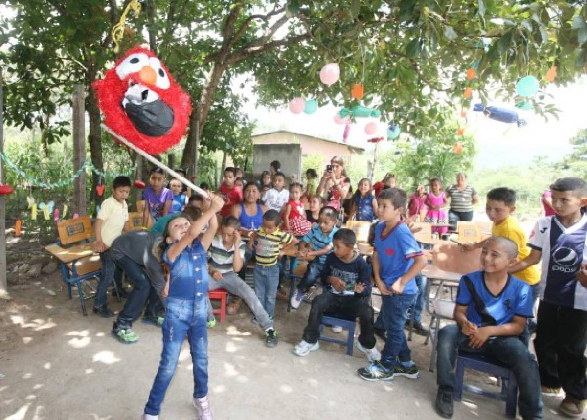 Felicidad y solidaridad en la aldea Santa Rosita