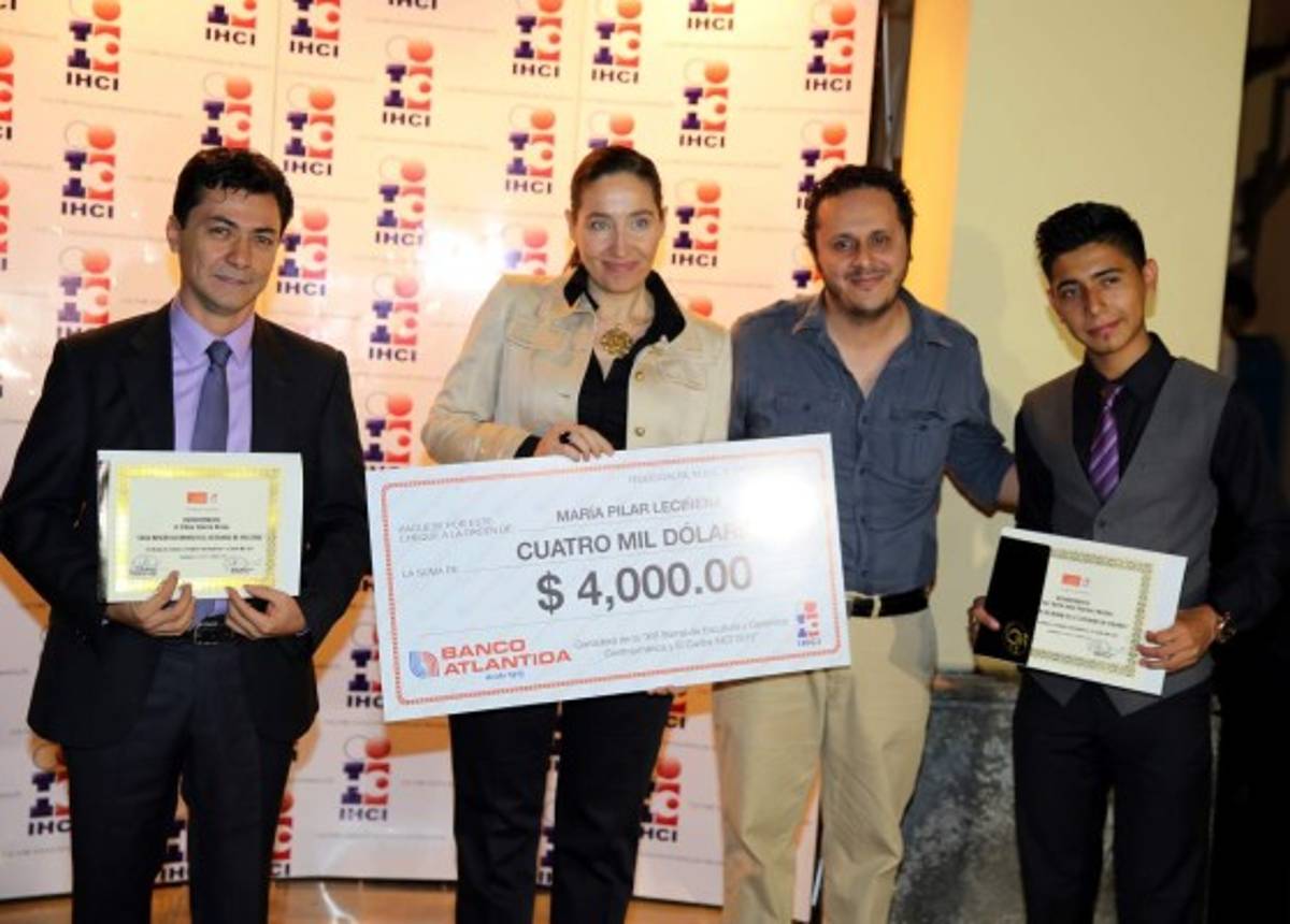 Pilar Leciñena ganó Bienal de Escultura y Cerámica