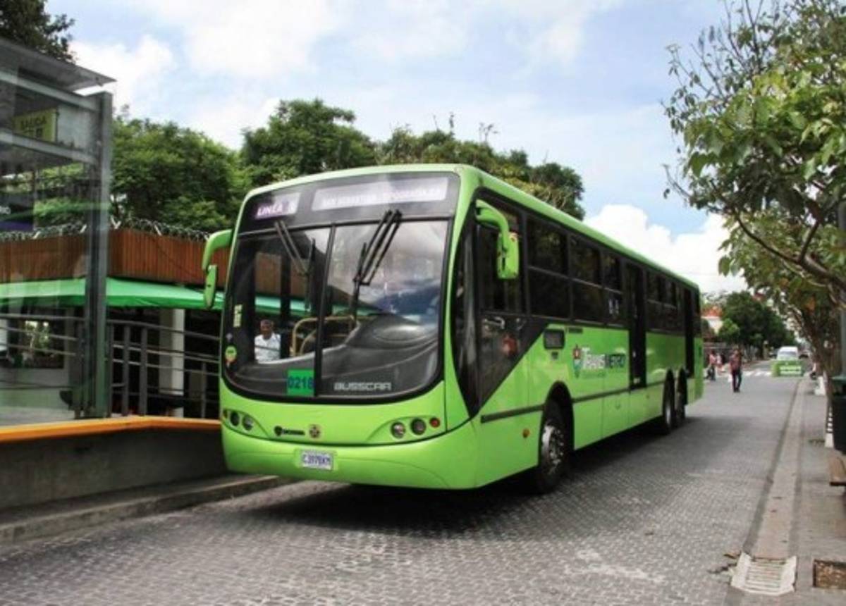 El Transmetro funciona desde el 3 de febrero de 2007 en Ciudad de Guatemala.