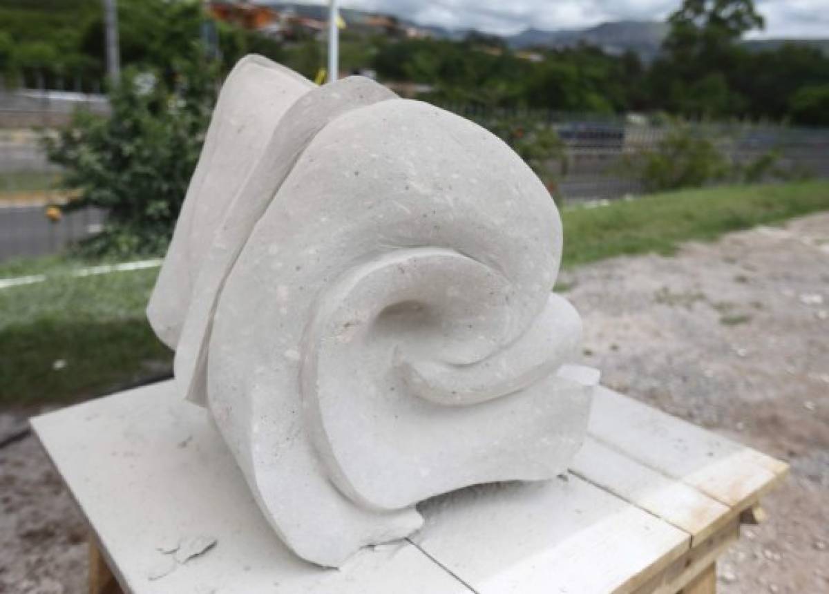 Honduras en el cincel de los escultores