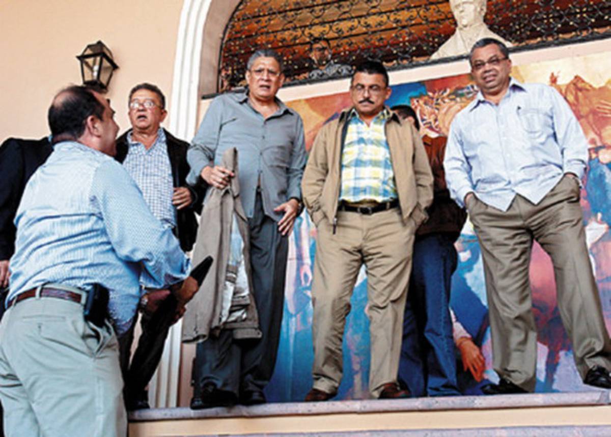 Lobo a periodistas: 'Tomen medidas' de seguridad