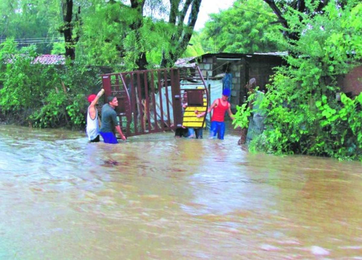 Inundaciones dejan luto y desolación en familias de la zona sur de Honduras